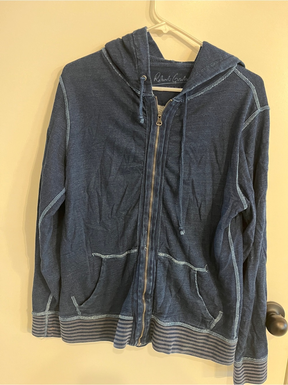 Men’s size small Robert Graham Jeans Full Zip Lightweight Jacket Please Read
